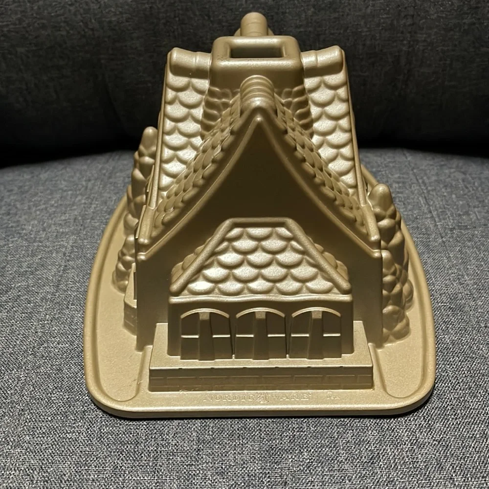 Nordic Ware Gingerbread Bundt Pan